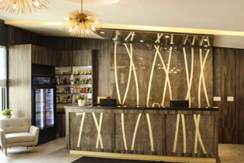 Quality Inn & Conference Centre Ориллия Интерьер фото